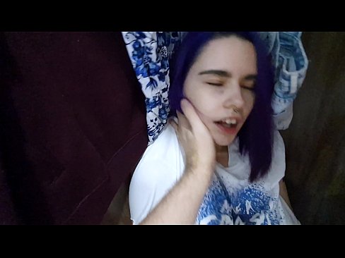 ❤️ Нашел сестренку в шкафу и помог кончить ❌ Порнуха у нас ❌️❤